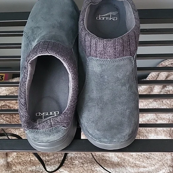 Dansko gray suede clogs - Picture 2 of 5